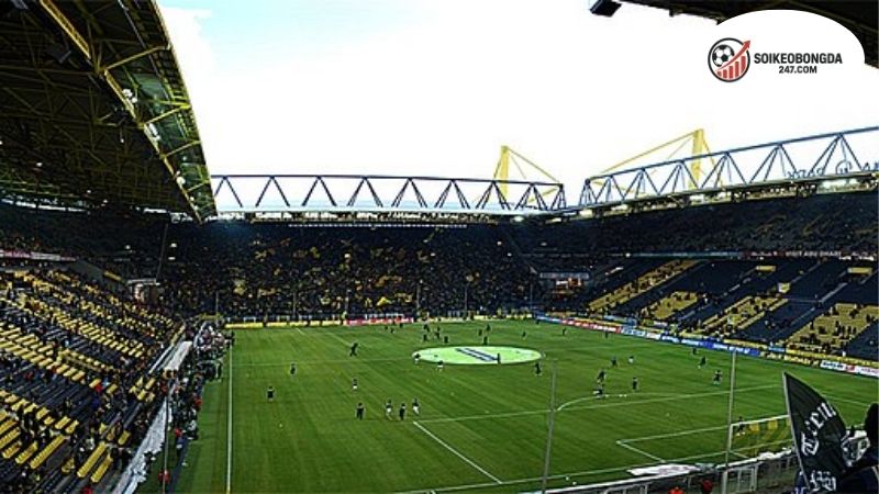 Sân Vận Động Signal Iduna Park - Trải Nghiệm Bóng Đá 2 Lịch Sử và Ý Nghĩa của Signal Iduna Park