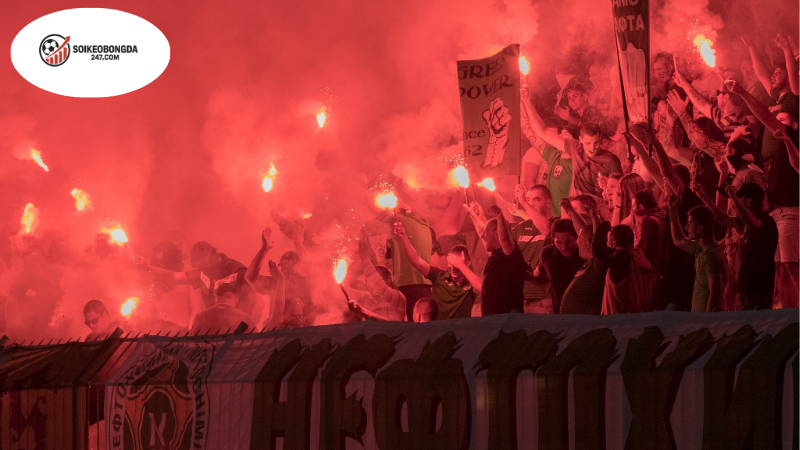 Ultras là gì? Hiểu đúng về nhóm cổ vũ đam mê bóng đá Việt Nam 2 Lịch sử và sự hình thành của cộng đồng Ultras