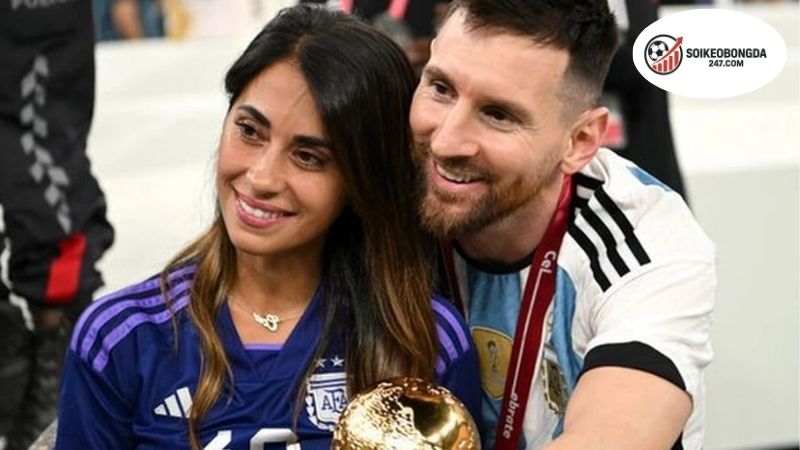 Vợ Messi - Người phụ nữ thầm lặng phía sau thành công  2 Cuộc sống và tình yêu từ thuở còn trẻ